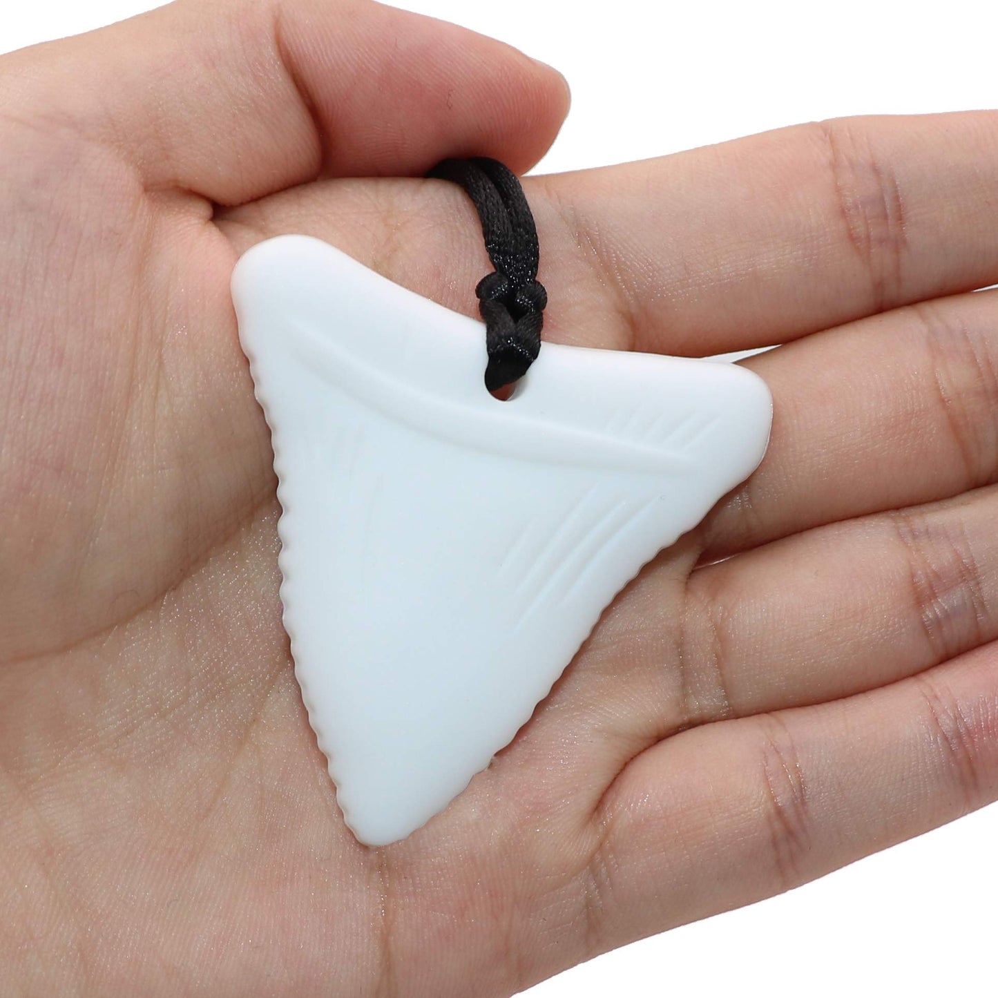 Sensory Chew Necklaces for Kids, Shark Tooth Silicone Chewy Necklace 6 Pack for Autism/ADHD/SPD, Autism Sensory Toys Reduce Chewing Fidgeting for Boys Girls Adults Chewer