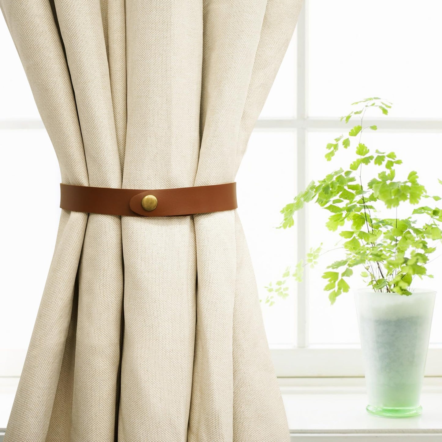 Home Queen PU Leather Curtain Tiebacks, Modern Faux Leather Curtain Straps with Adjustable Buttons, No Drill Holdbacks for Bedroom, Living Room, Hotel, Office, Set of 2,Chocolate