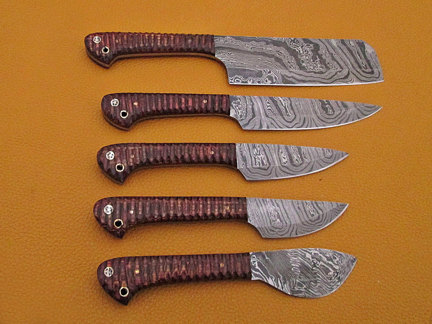 5 pieces Custom made hand forged Damascus steel blade kitchen knife set, Brown jigged scale, Overall 45 inches Length of Damascus sharp knives (10.6+9.6+9.0+8.0+7.6) Inches, Leather suede sheath