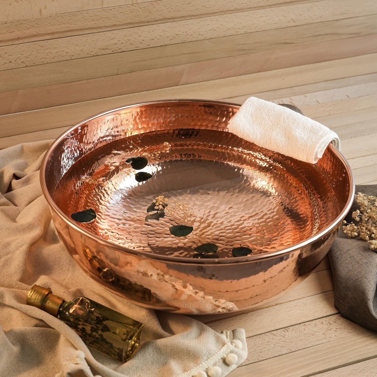 ALFIQ Hammered Copper Pedicure Bowl, 20 Inches, Portable Foot Basin for Relaxation, Pure Copper