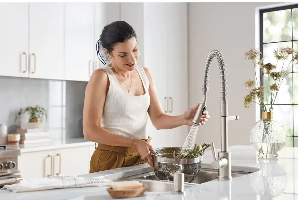 Moen 87194SRS Indi Single-Handle Pre-Rinse Spring Pulldown Sprayer Kitchen Faucet with Power Clean in Spot Resist Stainless (Soap Dispenser and Deck Plate Included)