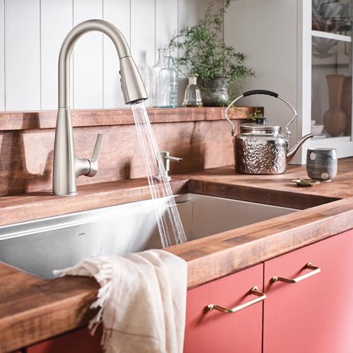 Moen Haelyn Spot Resist Stainless Single-Handle Pull-Down Sprayer Kitchen Faucet Featuring Power Boost for a Faster Clean, Soap Dispenser Included, 87627SRS