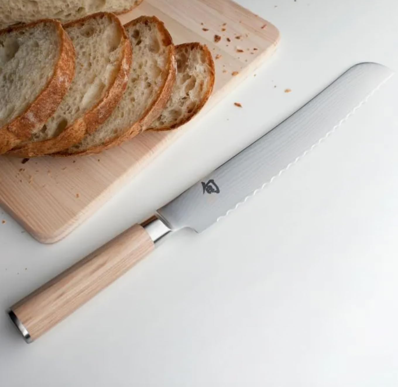 Shun Classic Damascus Blonde 3-Piece Knife Set, Includes Chef’s Knife 8-in, Bread Knife 9-in and Paring Knife 3.5-in Set, Made in Seki, Japan