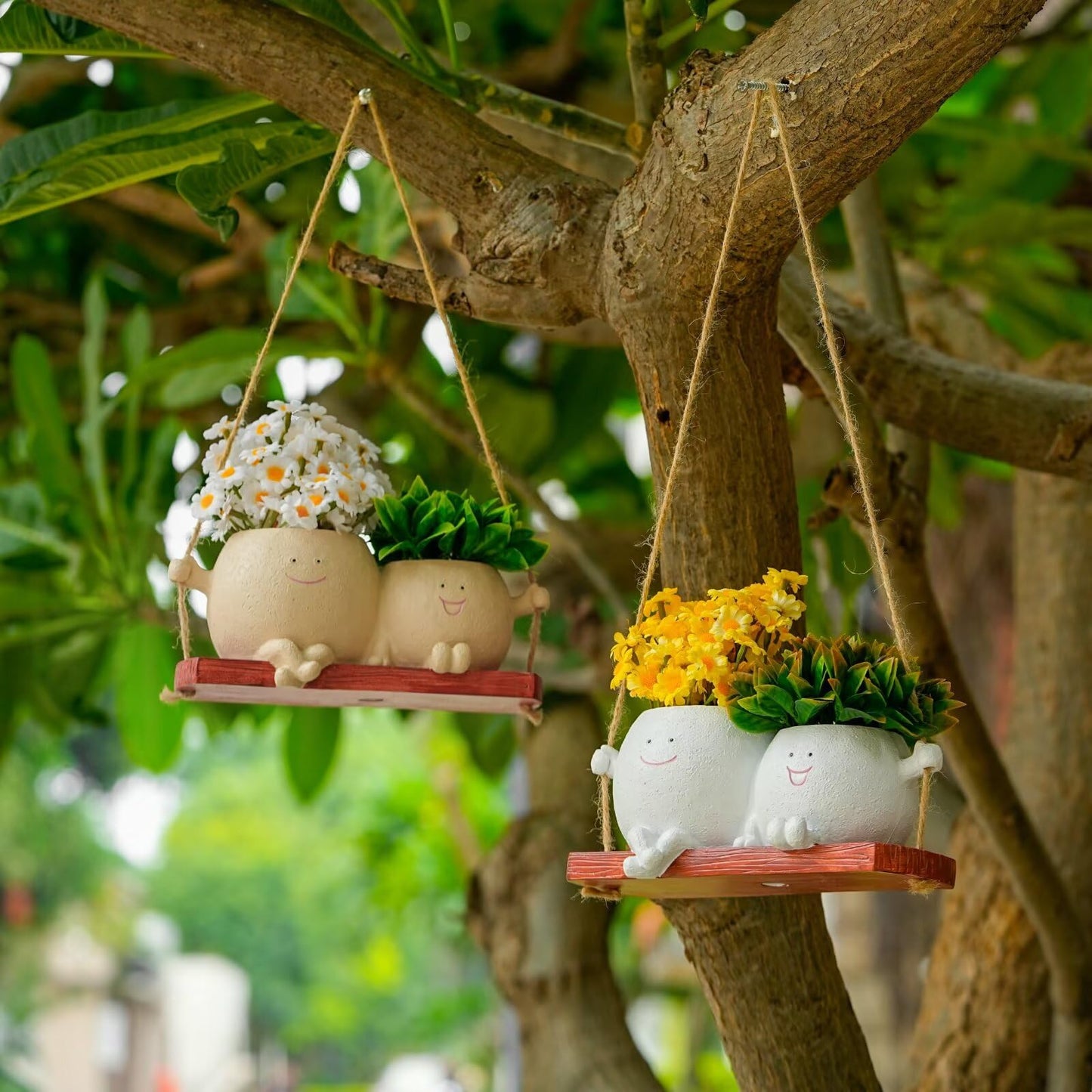 SeoatLink Cute Hanging Face Planter Pots, Funny Swinging Two Head Planters Succulent Pots with Drainage Hole, Funny Resin Hanging Plant Pots for Indoor Outdoor Plants White