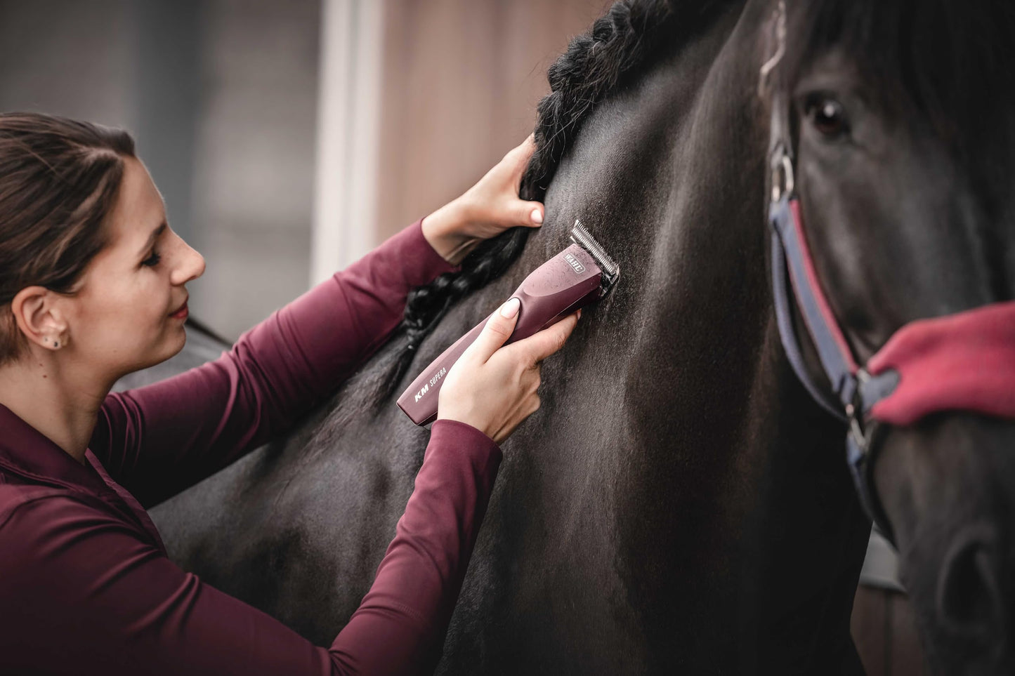 Wahl Pro Animal KM Supera Cordless Equine Clipper - Professional Horse Grooming Clipper - Quiet, Cordless Clipper - Battery-Powered Grooming Tool