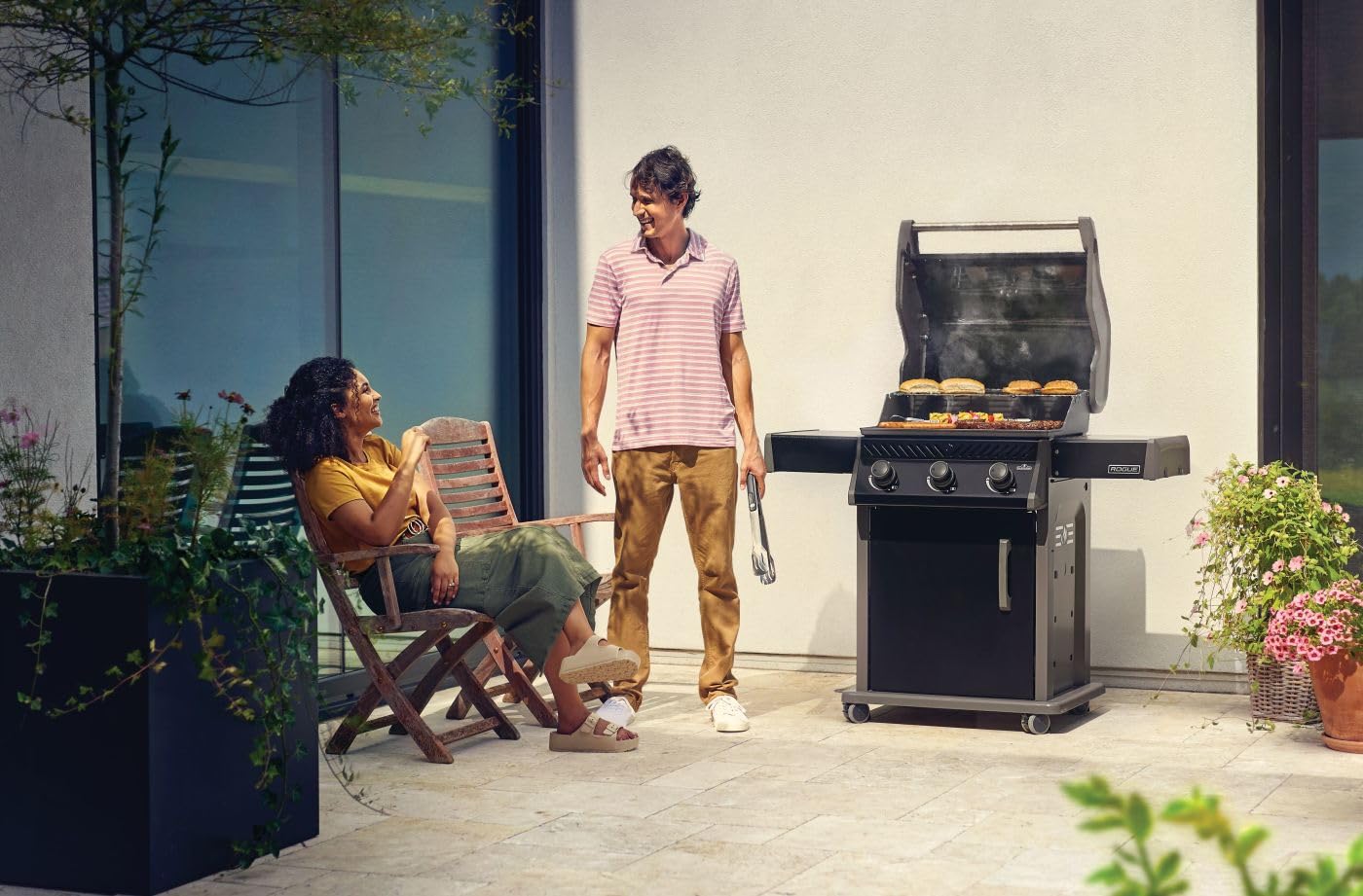 Napoleon Rogue 425 Propane Gas Grill, Black, Durable 3-Burner BBQ