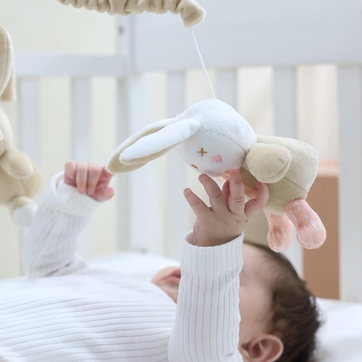 Musical Crib Mobile with 12 Lullabies, Rotating Arm and Detachable Plush Toys, Unisex Clip On Mobile for Standard Cribs, Baby Safe Materials for Sensory Development & Early Growth