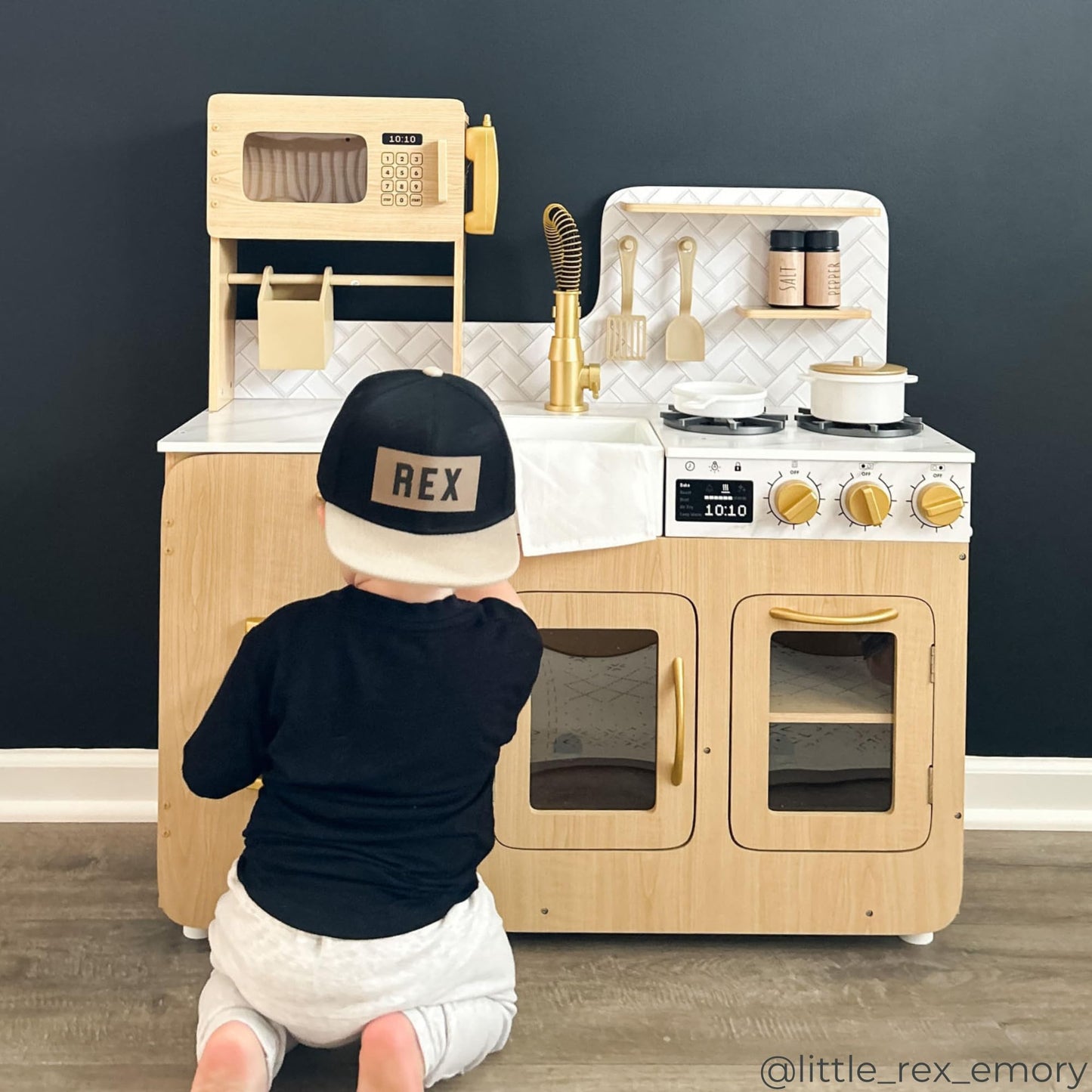Teamson Kids Little Chef Cyprus Play Kitchen Set for Toddlers with 14 Accessories, Wooden Toy Cooking Playset for Kids Ages 1-8, Montessori Cooking Station, Light Oak/White Pretend Kitchen