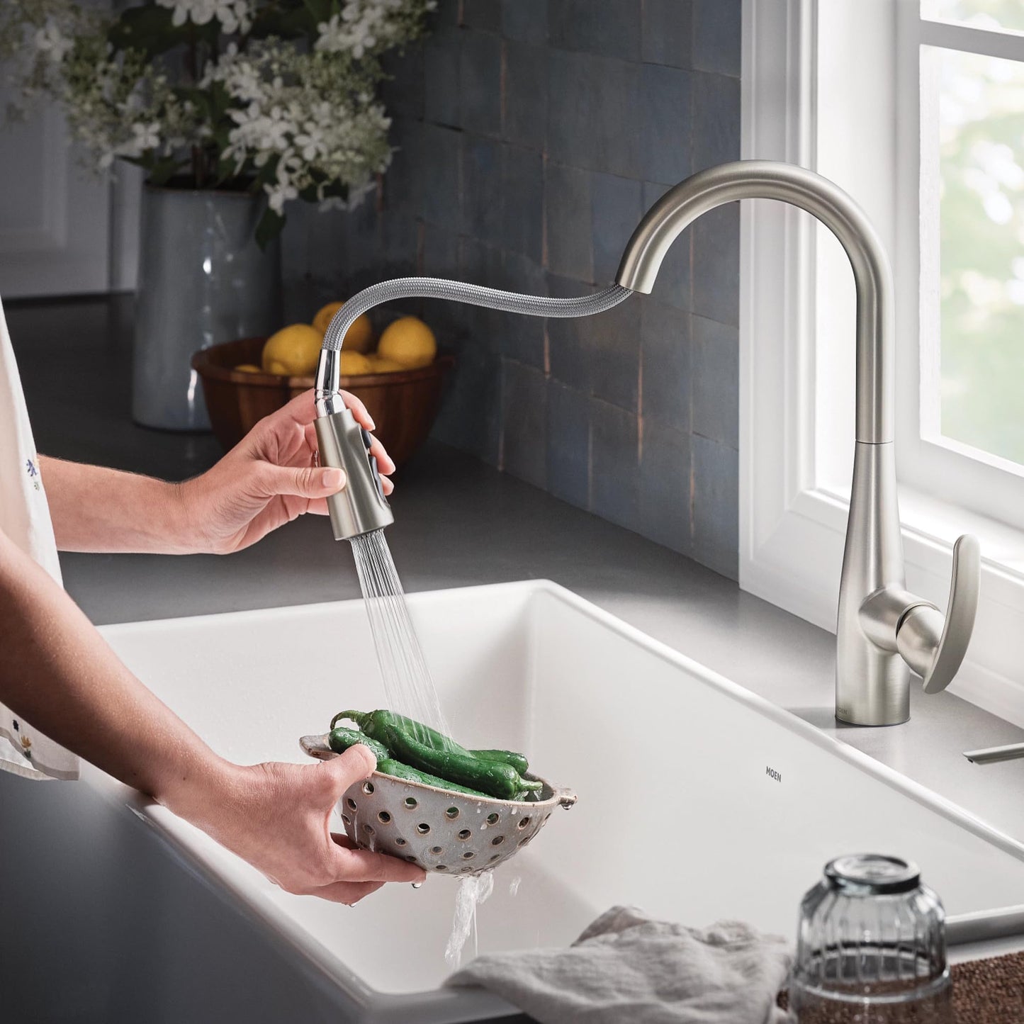 Moen Reyes Stainless Pulldown Kitchen Faucet with Soap Dispenser and Power Boost, Transitional Kitchen Faucet, One-Handle High Arc, Easy Installation, Spot Resist Finish, 87932SRS