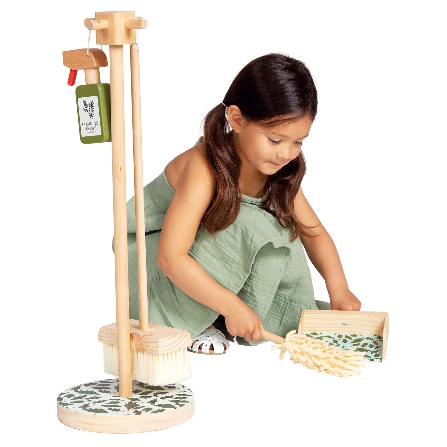 Manhattan Toy Decorative 5-Piece Wooden Pretend Housekeeping Cleaning Set for Kids 3 + Year Old and Up