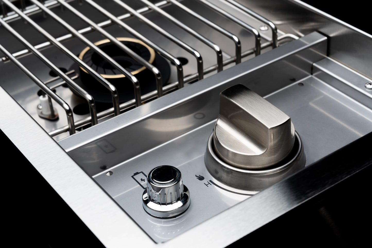 Spire Stainless Steel Built-in Side Burner with Lid, 12000BTUs, Outdoor Propane Grill & Cooking, Convertible to Natural Gas, Perfect for Custom Kitchen Islands, 760-0023B