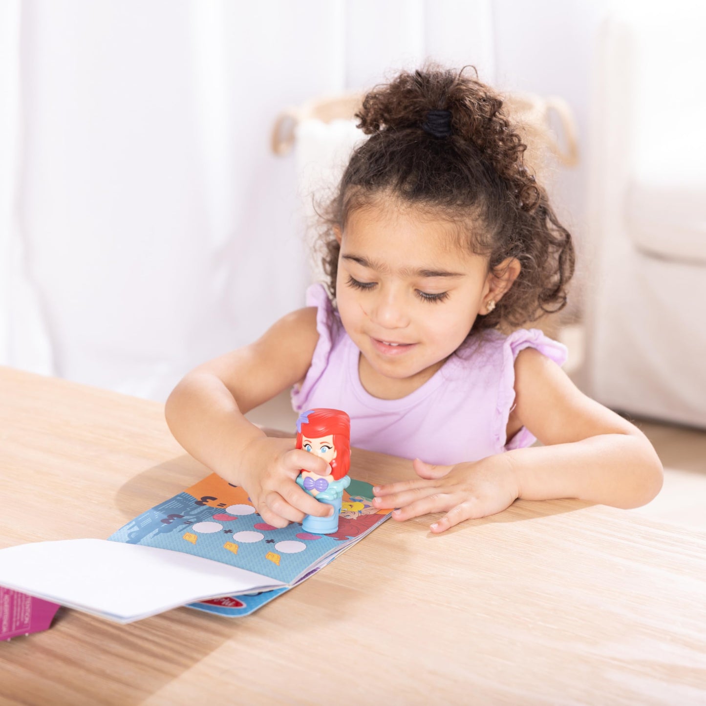 Melissa & Doug Sticker Wow!™ 24-Page Activity Pad and Sticker Stamper, 300 Stickers, Arts and Crafts Fidget Toy Collectible Character – Disney Princess Ariel - for Kids Ages 3+ - FSC Certified