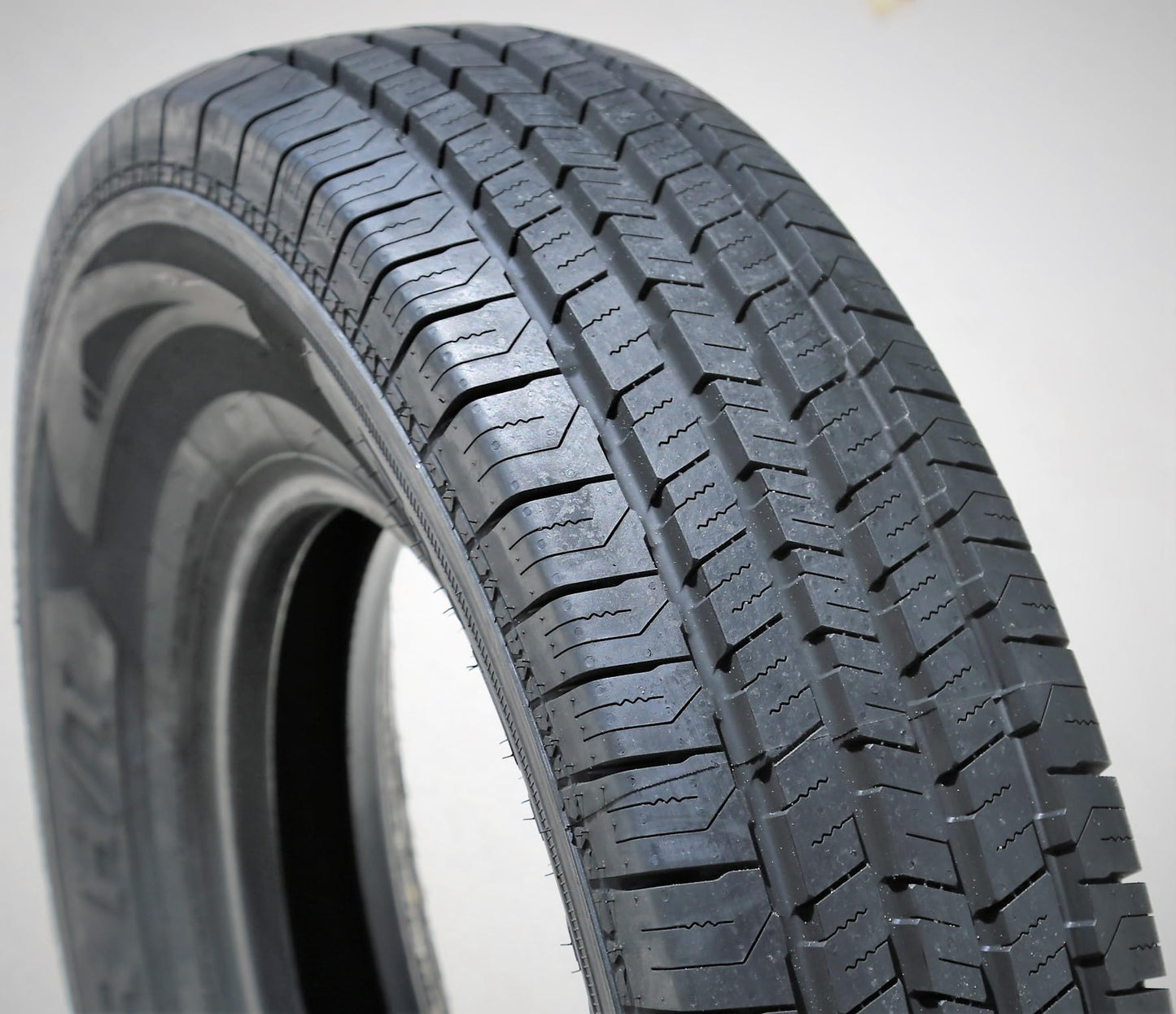 Evoluxx Rotator H/T All-Season Commercial Van Radial Tire-235/65R16 235/65/16 235/65-16 121/119R Load Range E LRE 10-Ply BSW Black Side Wall