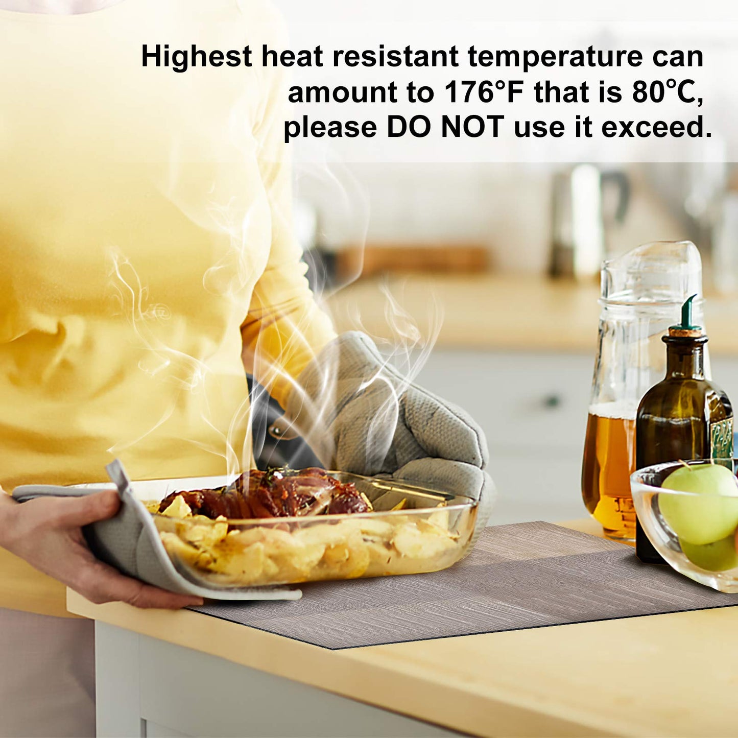 Aofmee Table Runner and Placemats Set of 6 Washable, Heat Resistant Place Mats with Table Runner, Woven Vinyl Table Placemats, Stain Resistant Kitchen Table Mats Sets, Easy to Clean, Gold, Set of 7