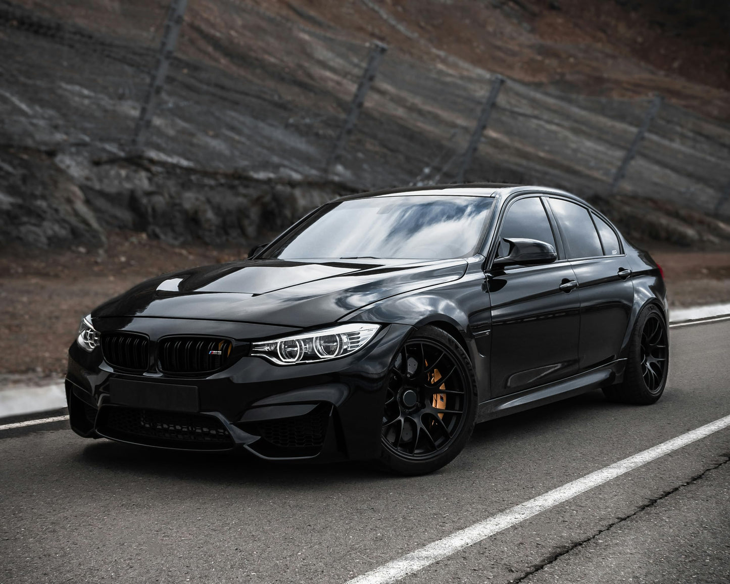 VViViD+ Ultra Gloss Premium Vinyl Car Wrap Film (14ft x 5ft, Gloss Piano Black)