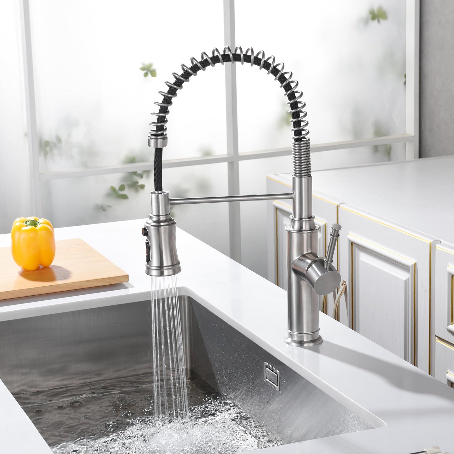 Sumerain Pull-Out Spring Sprayer Kitchen Sink Faucet with 360° Rotating Spout and Single Level Handle, Brushed Nickel