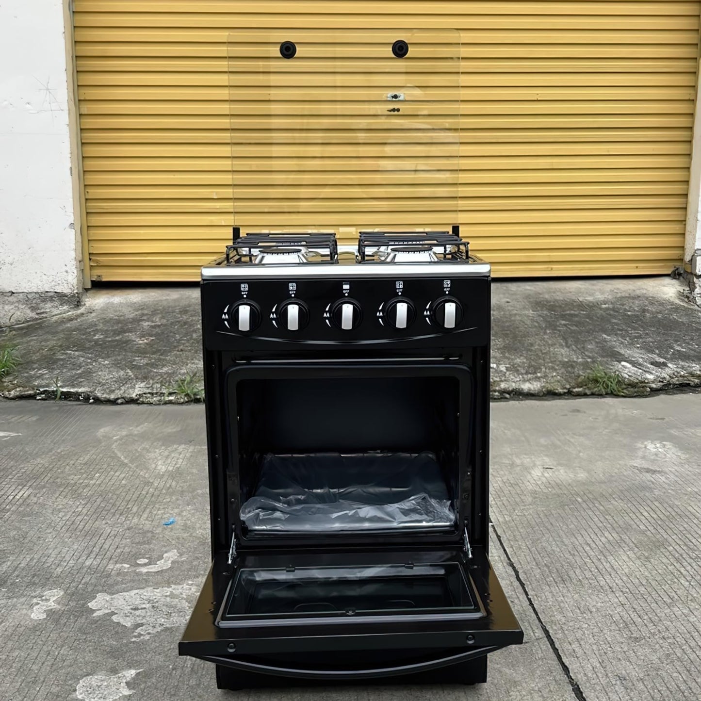 20" LPG Gas Stove - Equipped with 4 coil burners and Stainless Steel 50L Oven (Black: Automatic ignition)