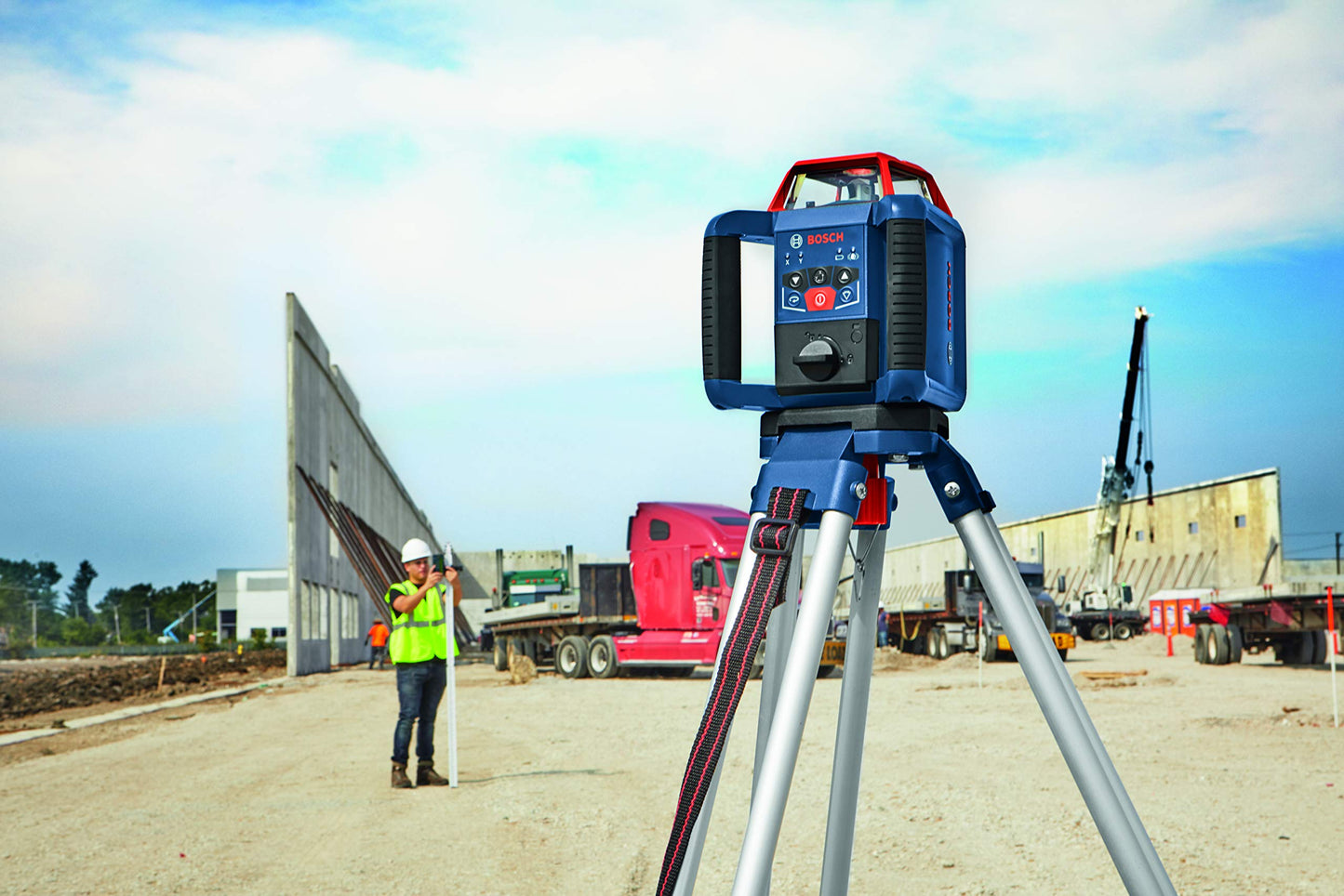 BOSCH LR20 1000 ft Red and Green-Beam Rotary Laser Receiver, Includes Mounting Bracket & 2 AA Batteries