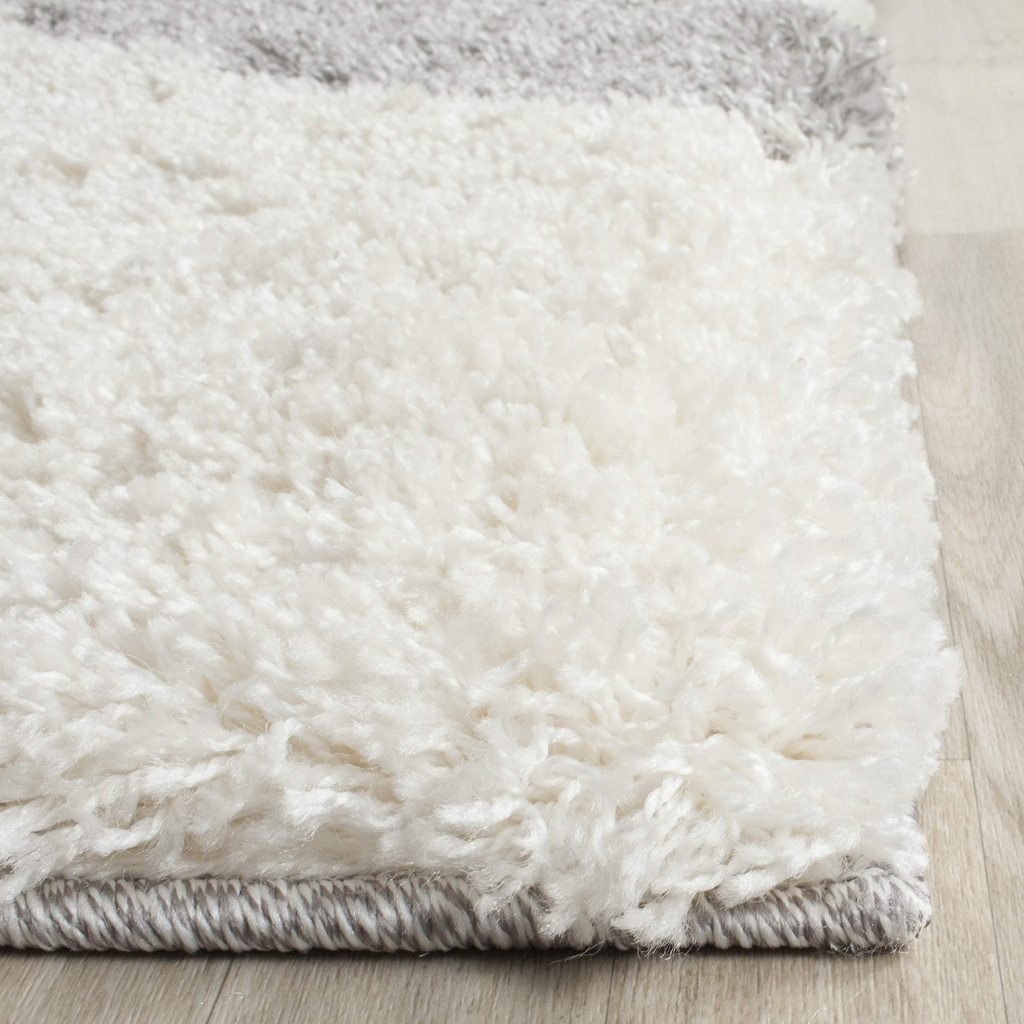 SAFAVIEH Portofino Shag Collection Accent Rug - 4' x 6', Ivory & Grey, Non-Shedding & Easy Care, 2-inch Thick Ideal for High Traffic Areas in Entryway, Living Room, Bedroom (PTS213A)