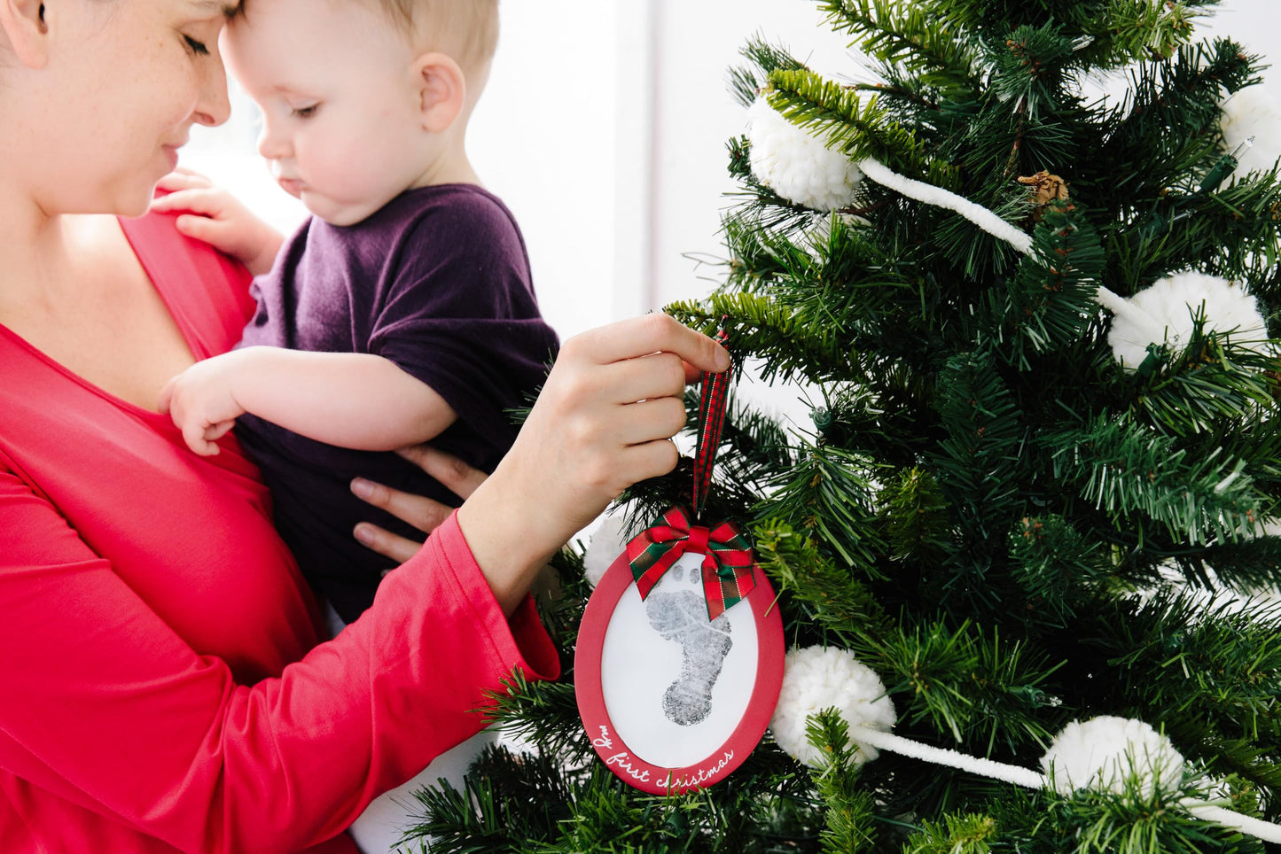 Pearhead Babyprints Double-Sided Christmas Photo Ornament with Clean Touch Ink Pad, Baby's First Christmas Holiday Keepsake Ornament, Newborn Handprint or Footprint Kit, 2 Sided, Red (Pack of 2)