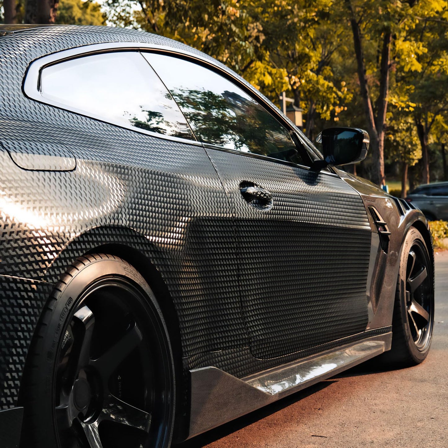 VViViD Designer Black Carbon Fiber Vinyl Wrap (Triangle Carbon, 25ft x 5ft)