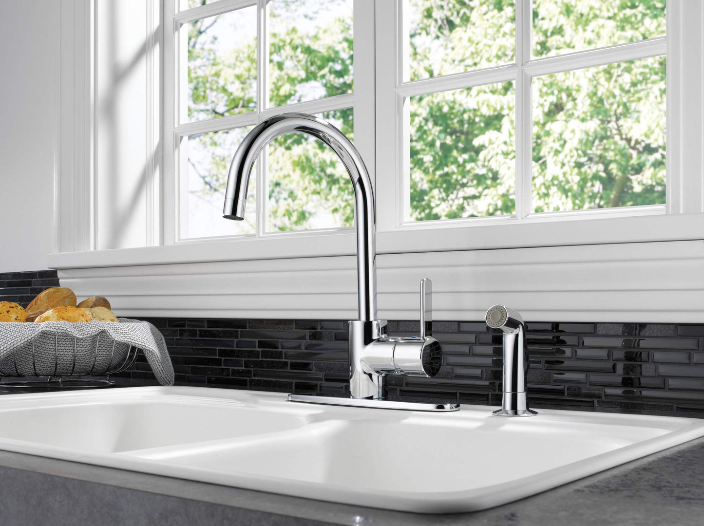 Peerless Precept Single-Handle Kitchen Sink Faucet with Side Sprayer, Matte Black P199152LF-BL