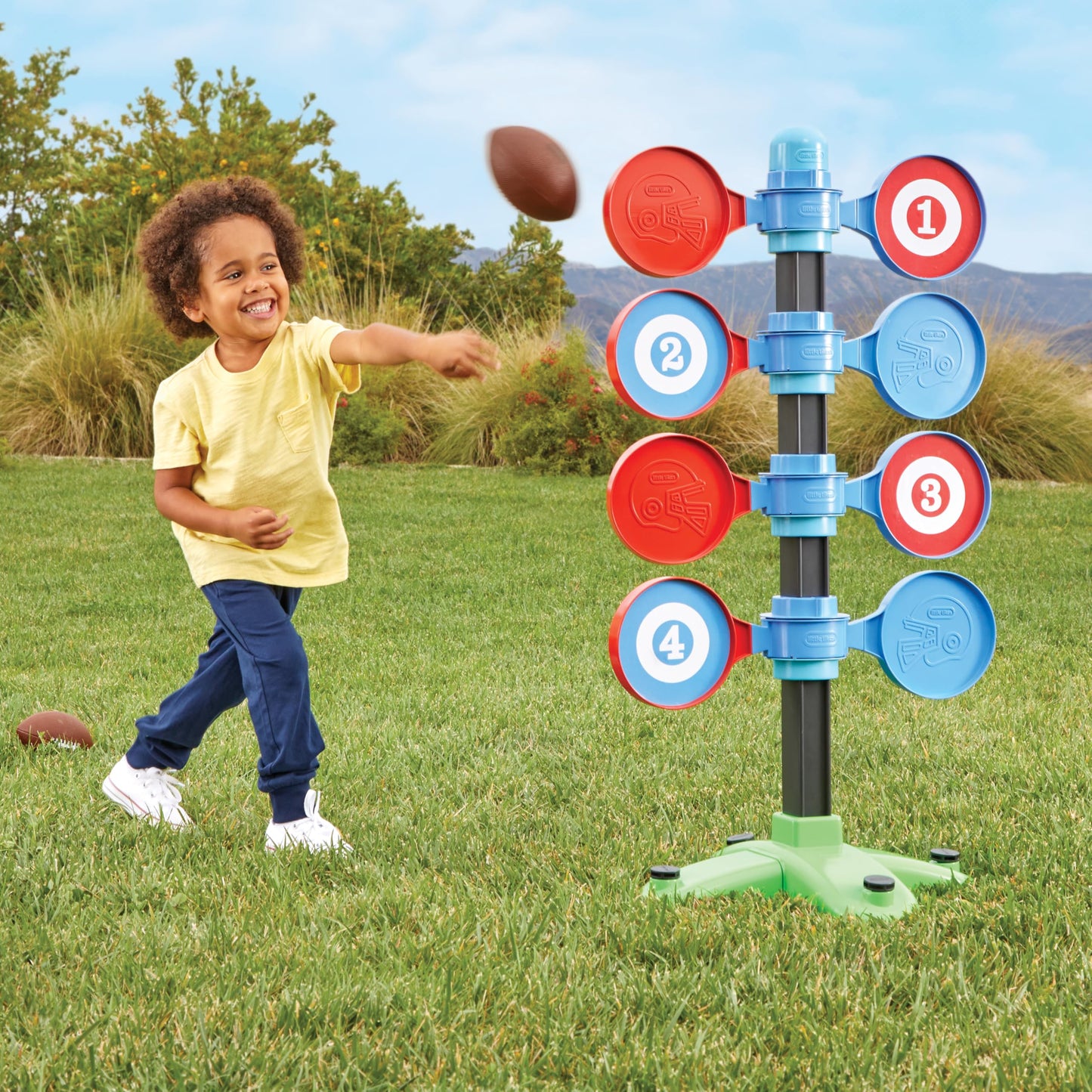 Little Tikes Football Pass Battle, Active Play Sports Toy, for Boys and Girls Ages 3+ Years