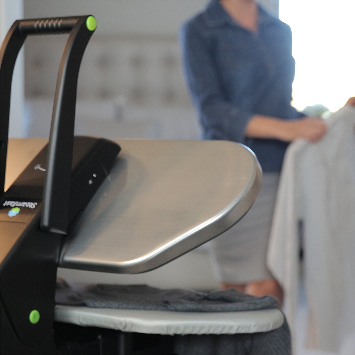 Steamfast SF-680 Digital Steam Press with Multiple Fabric Settings and Steam Burst Function,Stainless/Black