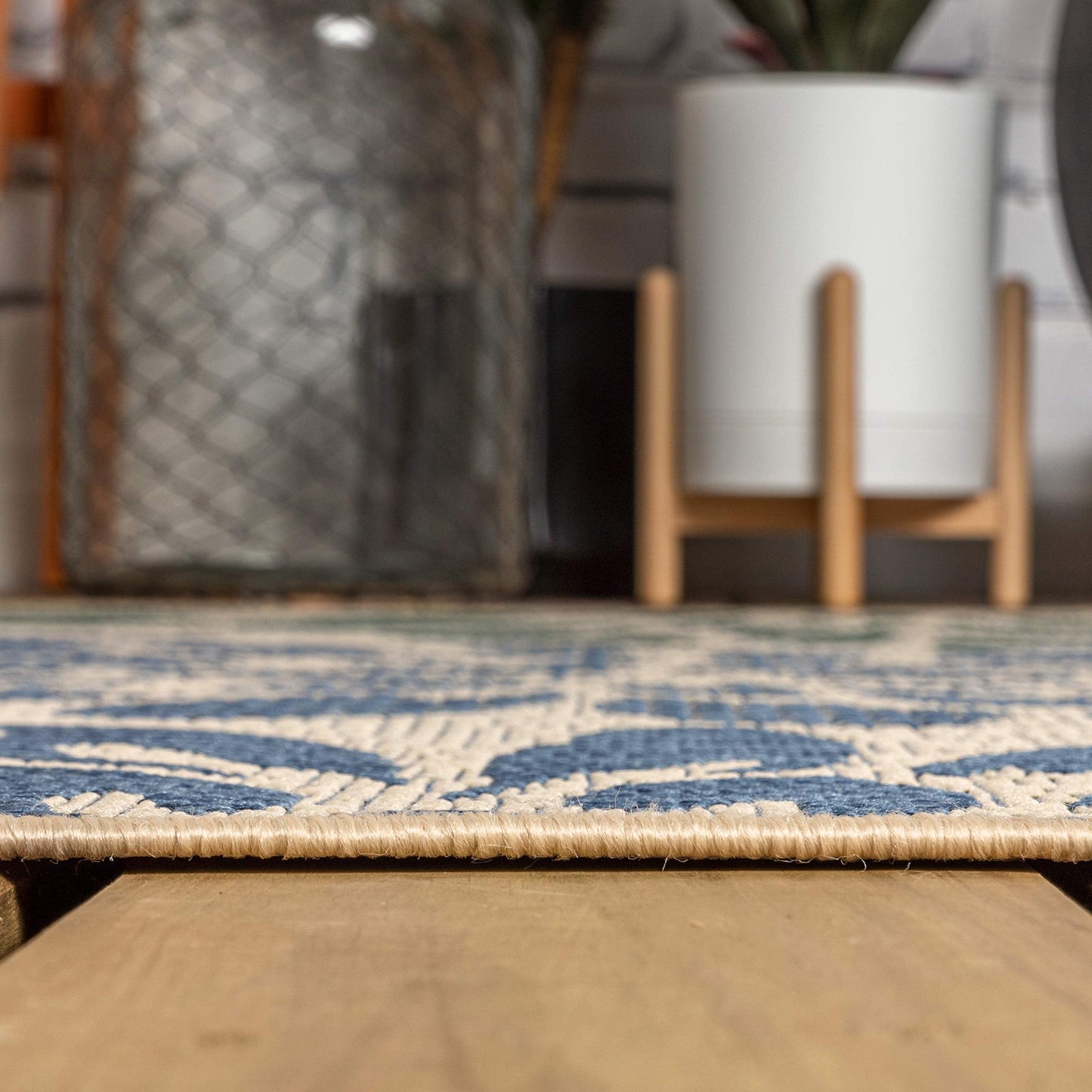 JONATHAN Y Floral Textured Weave Indoor Outdoor Area Rug 4X6 Navy/Green, Zinnia Modern for Backyard, Patio, Porch, Easy-Cleaning, High Traffic, Pet-Friendly, Non-Shedding (SMB110B-4)