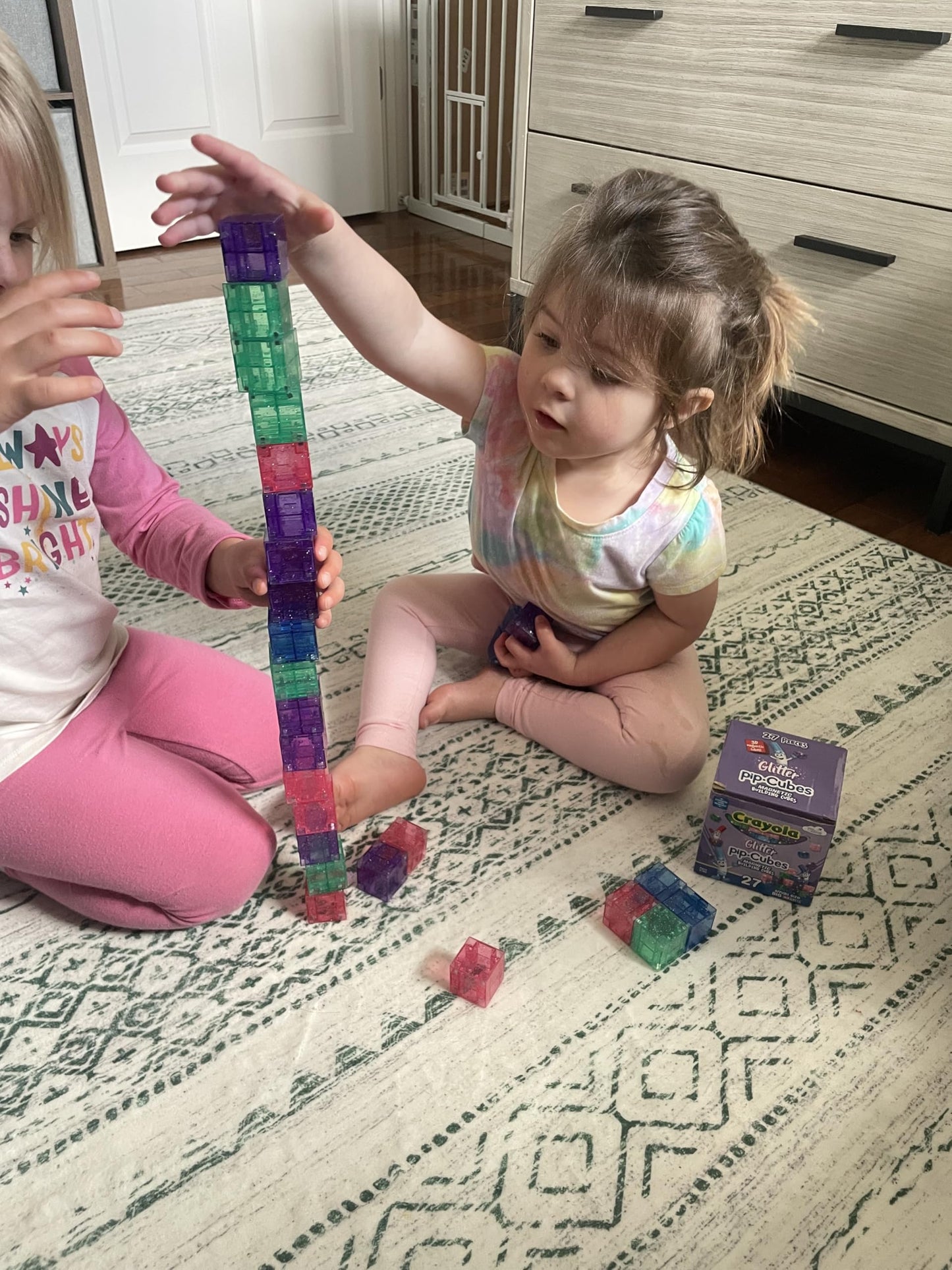 Crayola Glitter Magnetic PIP Cubes, Mini Magnetic Blocks Playset, STEM & Montessori Building & Educational Toys for Kids, Travel Toys for Boys and Girls Ages 3+, 27-Piece Set