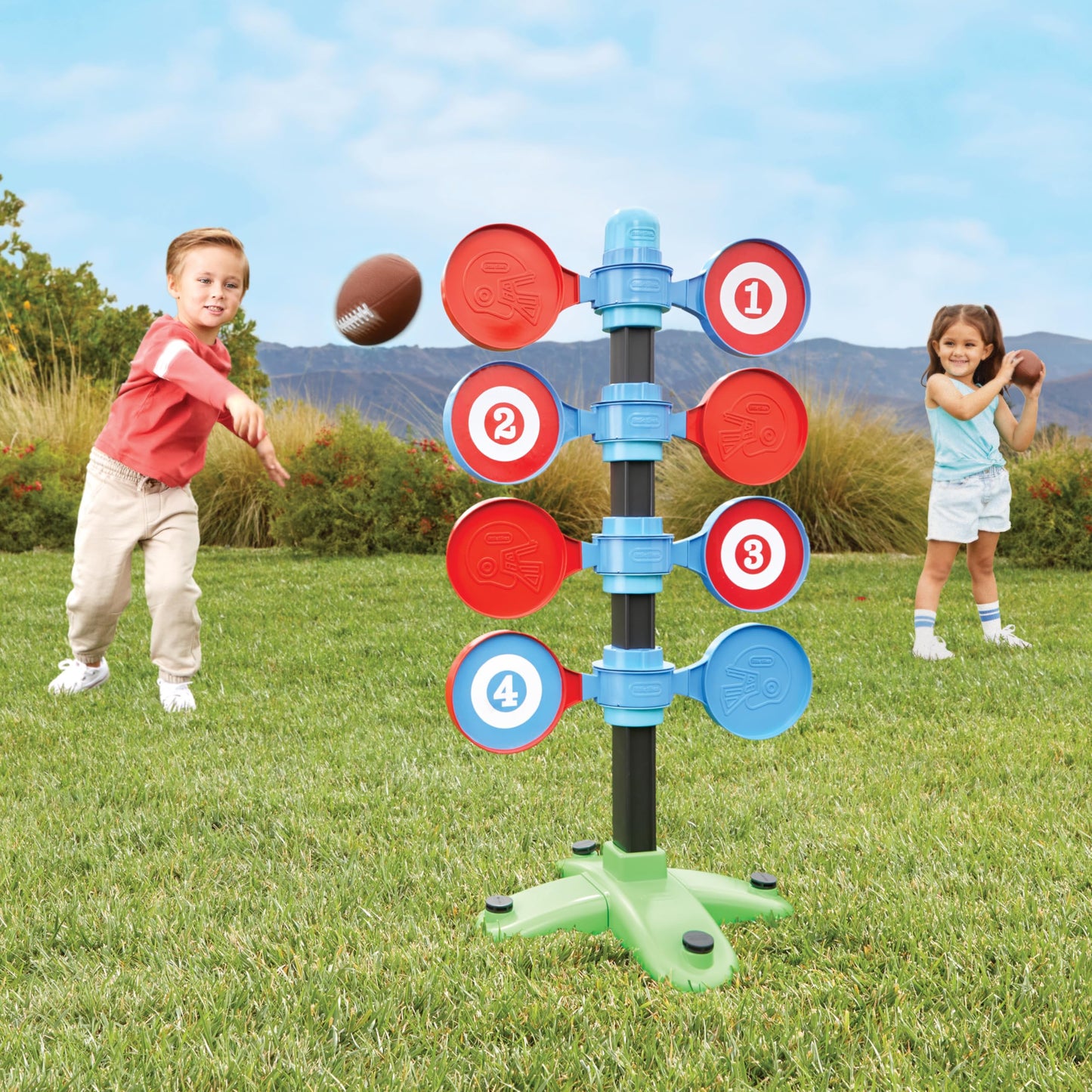 Little Tikes Football Pass Battle, Active Play Sports Toy, for Boys and Girls Ages 3+ Years