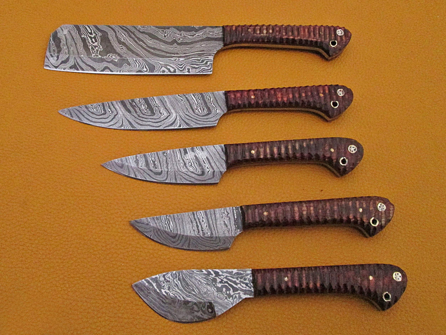 5 pieces Custom made hand forged Damascus steel blade kitchen knife set, Brown jigged scale, Overall 45 inches Length of Damascus sharp knives (10.6+9.6+9.0+8.0+7.6) Inches, Leather suede sheath
